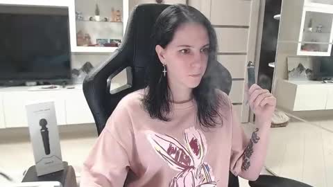 Irwi Tomboy online show from 12.20.24