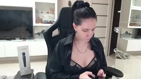 Irwi Tomboy online show from 01.15.25