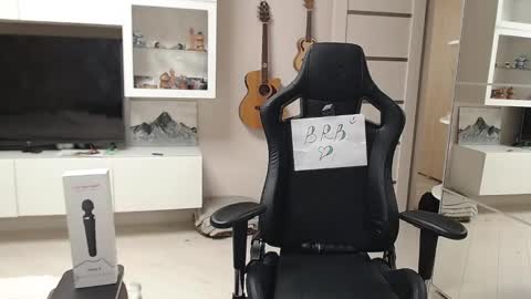 Irwi Tomboy online show from 01.20.25