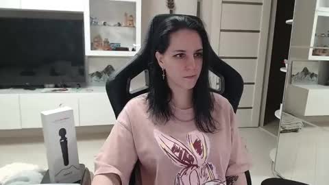 Irwi Tomboy online show from 02.08.25