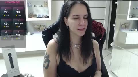 Irwi Tomboy online show from 10.13.25