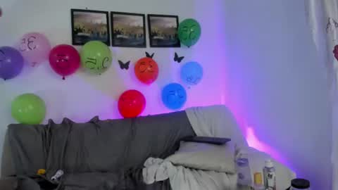 Snapshot of isa__sweet_ chatting on 06.18.26 isa__sweet_ online show from 06.18.26
