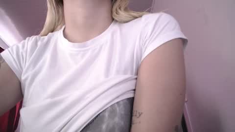 Isabella  online show from 04.19.26