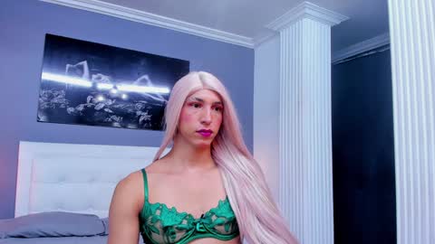 Snapshot of isa_lancaster chatting on 01.23.25 Isa Lancaster online show from 01.23.25