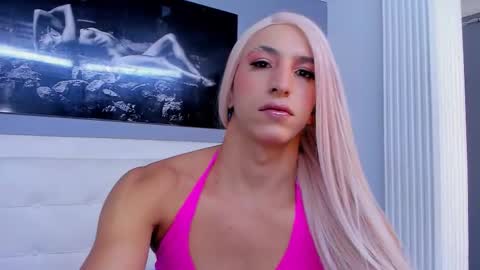 Snapshot of isa_lancaster chatting on 09.15.25 Isa Lancaster online show from 09.15.25