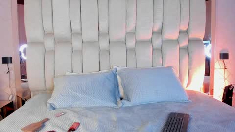 Isa  online show from 04.07.26