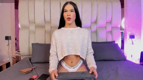 Isa  online show from 04.22.26