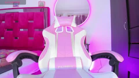 isa_lovestory online show from 04.21.26