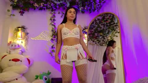 Isabella        online show from 02.17.26