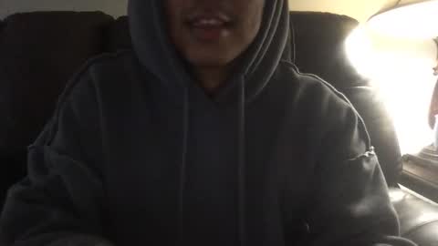 Snapshot of isaac_akamu chatting on 11.20.25 isaac_akamu online show from 11.20.25