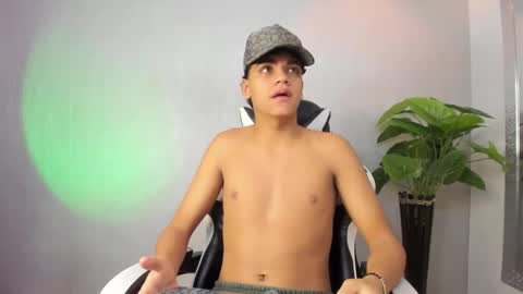 Isaac  online show from 12.05.25