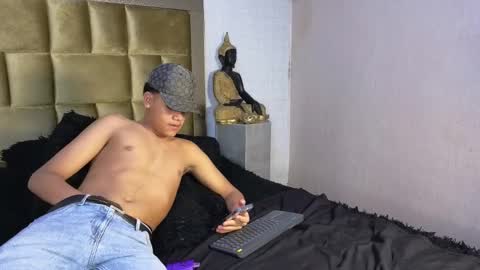 Isaac  online show from 01.06.26