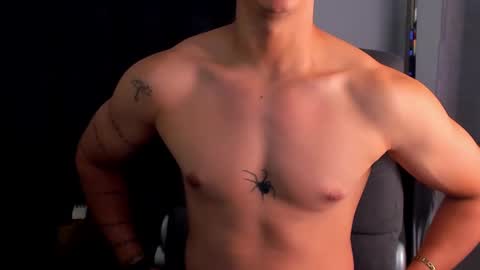 isaac_cryston online show from 03.04.25