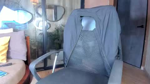 isaac_grimm online show from 01.18.26