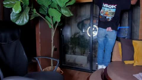 isaac_grimm online show from 04.07.26