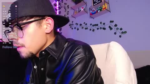 Snapshot of isaac_saenz chatting on 12.05.24 Isaac Saenz. online show from 12.05.24