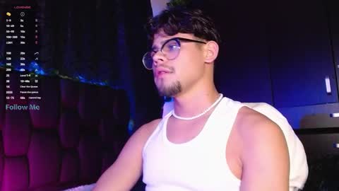 Snapshot of isaac_saenz chatting on 12.19.24 Isaac Saenz. online show from 12.19.24