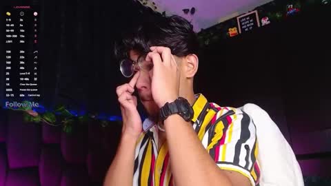 Snapshot of isaac_saenz chatting on 01.18.25 Isaac Saenz. online show from 01.18.25