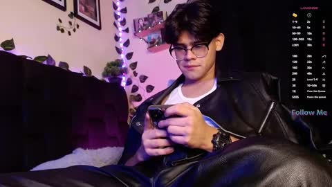 Snapshot of isaac_saenz chatting on 02.20.25 Isaac Saenz. online show from 02.20.25