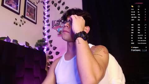 Snapshot of isaac_saenz chatting on 02.21.25 Isaac Saenz. online show from 02.21.25