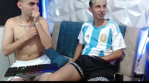 Snapshot of isaac_tan chatting on 09.19.25 Isaac tan online show from 09.19.25