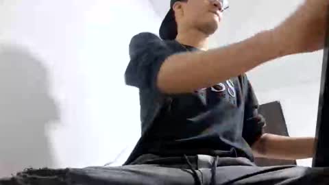 Snapshot of isaac_winter_ chatting on 11.11.25 Isaac online show from 11.11.25