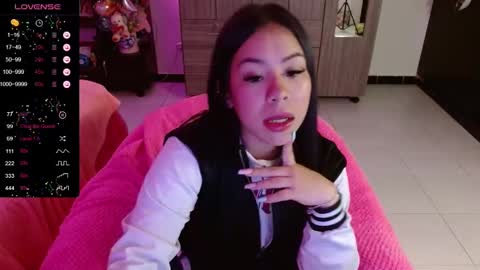 Snapshot of isabeella_24 chatting on 12.12.24 Isabella online show from 12.12.24