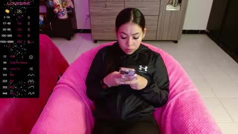 Snapshot of isabeella_24 chatting on 12.21.24 Isabella online show from 12.21.24