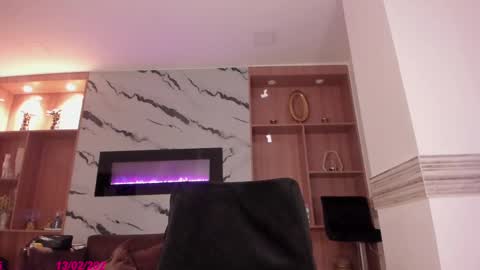 Isabel online show from 02.13.25