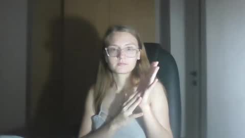 Snapshot of isabel_loveee chatting on 11.04.25 isabel_loveee online show from 11.04.25