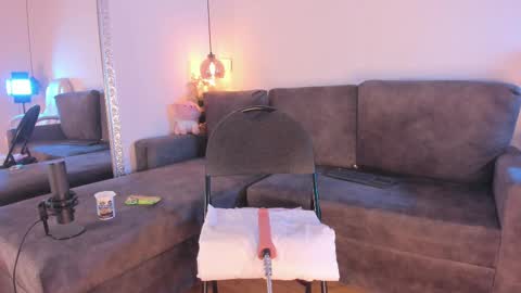 Isabela online show from 03.06.25