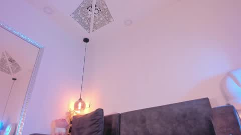 Isabela online show from 03.07.25