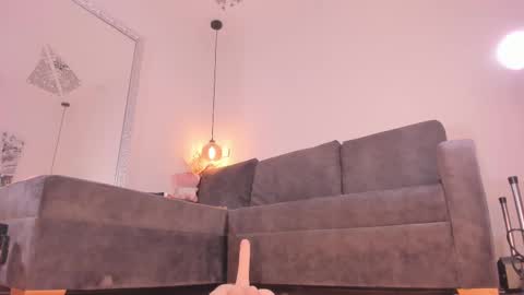 Isabela online show from 10.01.25