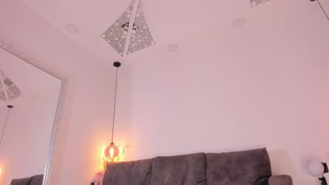 Isabela online show from 10.21.25