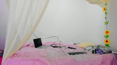 Snapshot of isabela_gonzalez_ chatting on 01.22.25 ISA online show from 01.22.25