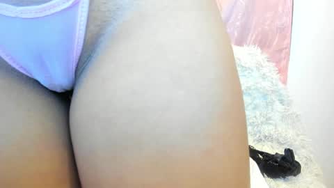 Snapshot of isabela_gonzalez_ chatting on 11.15.25 ISA online show from 11.15.25