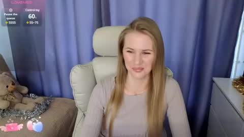 Snapshot of isabelallen chatting on 12.13.24 isabelallen online show from 12.13.24