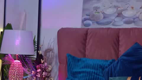 Snapshot of isabelasasha chatting on 02.11.25 Isa online show from 02.11.25