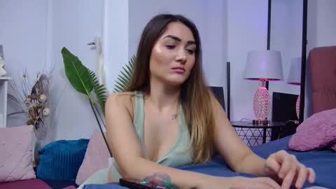 Snapshot of isabelasasha chatting on 02.23.25 Isa online show from 02.23.25