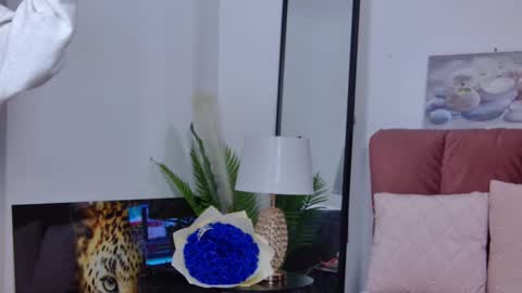 Snapshot of isabelasasha chatting on 02.26.25 Isa online show from 02.26.25