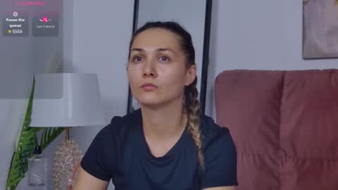 Snapshot of isabelasasha chatting on 09.11.25 Isa online show from 09.11.25