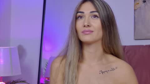 Snapshot of isabelasasha chatting on 10.03.25 Isa online show from 10.03.25