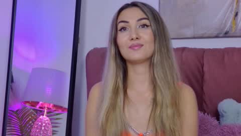 Snapshot of isabelasasha chatting on 10.09.25 Isa online show from 10.09.25