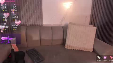 Snapshot of isabeljohnson chatting on 07.15.26 Isabel online show from 07.15.26