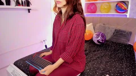 IsabelKiss online show from 02.02.26