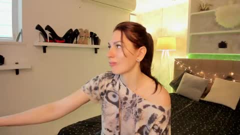 IsabelKiss online show from 04.19.26