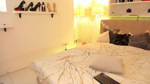 IsabelKiss online show from 06.07.26