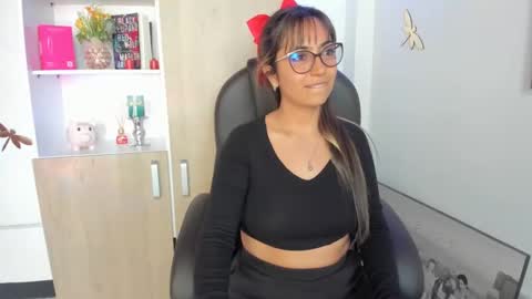 Isabella22 1 online show from 02.20.25