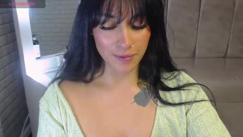 Snapshot of isabella_collen_v chatting on 04.23.26 Hi Stream 800am to 200pm online show from 04.23.26
