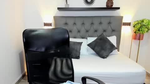 Isabel florez online show from 02.26.25